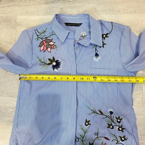Zara Embroidered Floral Striped Blue and White Women's Button Dress Shirt Size M - Picture 10 of 16